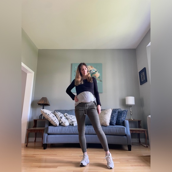 Bae the label maternity and nursing crop top - Picture 3 of 3